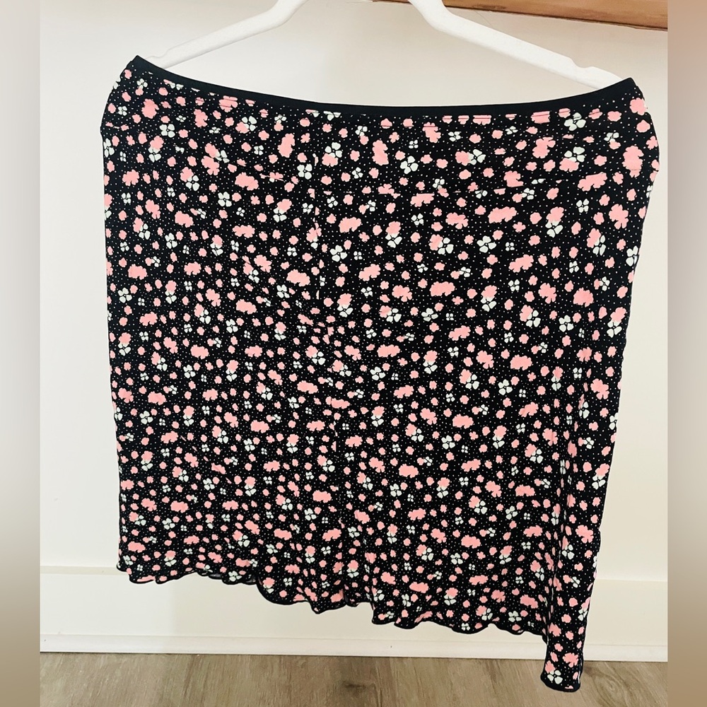 Free People Floral Midi Skirt – Size 6 (NWOT)